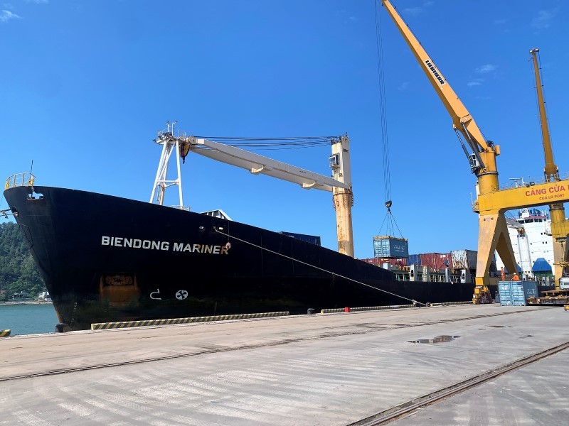 Nghệ An: Ban hành chính sách hỗ trợ tàu hàng container tại cảng Cửa Lò