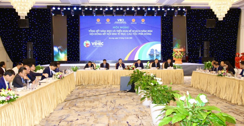 Hội nghị tổng kết hoạt động của Hội đồng kết nối kinh tế trục cao tốc phía Đông năm 2023 và triển khai kế hoạch năm 2024.