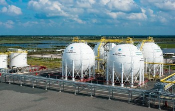 Bộ Công Thương đề nghị các địa phương đẩy nhanh tiến độ các dự án điện khí LNG