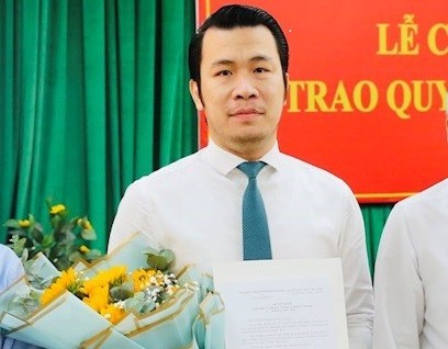 Phó Chủ tịch quận Tân Bình Trương Tấn Sơn được điều động đến nhận công tác tại Tỉnh ủy Long An