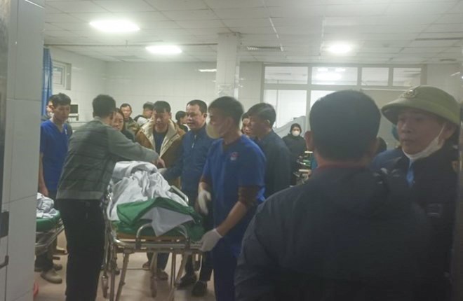 Nghệ An: Sập trần phòng học khiến 8 học sinh nhập viện