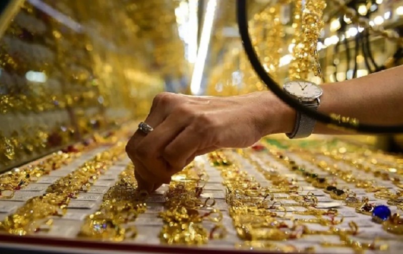 Điểm tin kinh tế - thị trường ngày 22/12/2023: Giá vàng thẳng tiến lên gần 76 triệu đồng/lượng