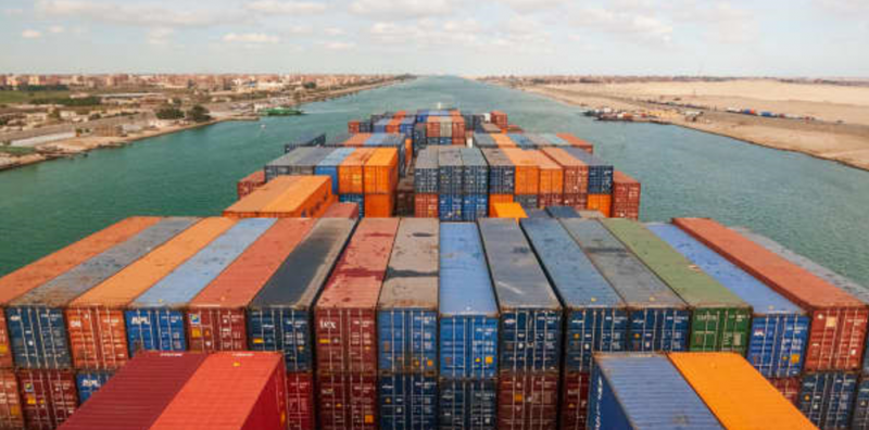 Giá cước container đường biển đạt ngưỡng 10.000 USD do khủng hoảng Biển Đỏ (nguồn ảnh CNBC)