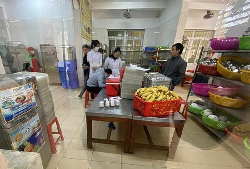 Thanh Hóa: Nhiều học sinh tiểu học nhập viện sau bữa ăn trưa