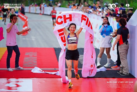 Các nữ runner Việt Nam vượt trội trong Giải Marathon Quốc tế TP. Hồ Chí Minh Techcombank mùa thứ 6