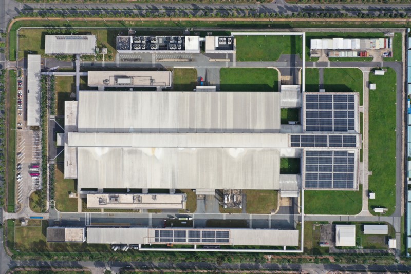 hệ thống tấm pin năng lượng mặt trời tại nhà máy Bosch Việt Nam sẽ tạo ra khoảng 2.300 MWh năng lượng sạch hàng năm và giảm 1.630 tấn khí thải CO2