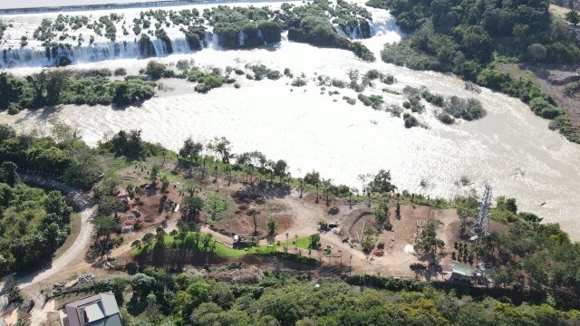 Đắk Lắk: San lấp, xây dựng trái phép tại vị trí "đắc địa" bên bờ sông Sêrêpốk