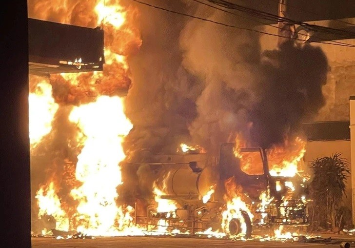 Tuyên Quang: Cháy lớn cây xăng ở Hàm Yên 3 người bị bỏng, 1 xe bồn bị thiêu rụi