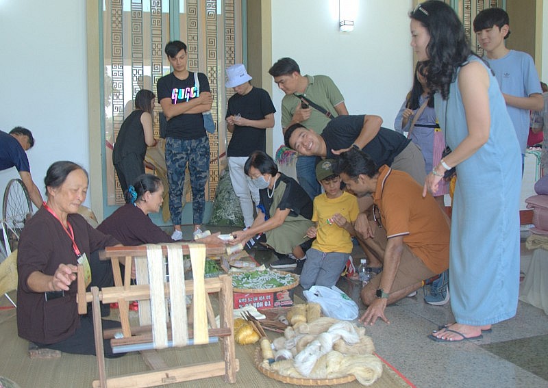 Chương trình Đặc sản bản địa - Làng nghề truyền thống tại TP. Hồ Chí Minh có gì đặc sắc?
