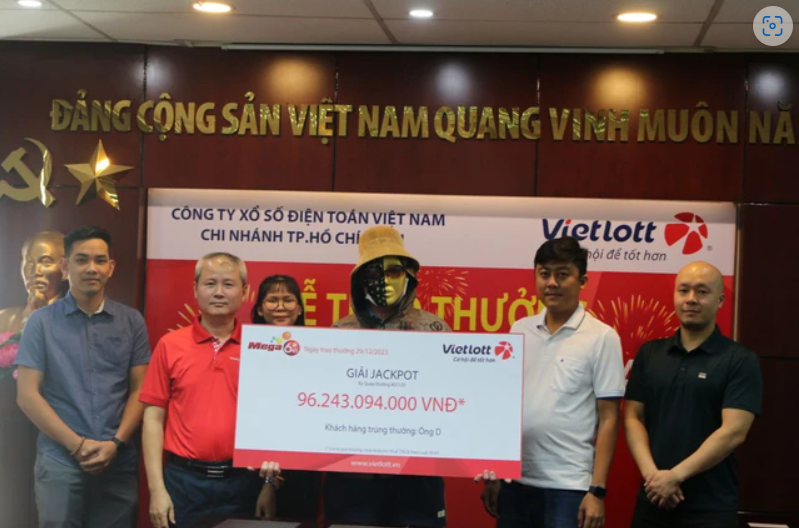 TP. Hồ Chí Minh: Tài xế xe ôm trúng Vietlott Jackpot trị giá hơn 96 tỷ đồng