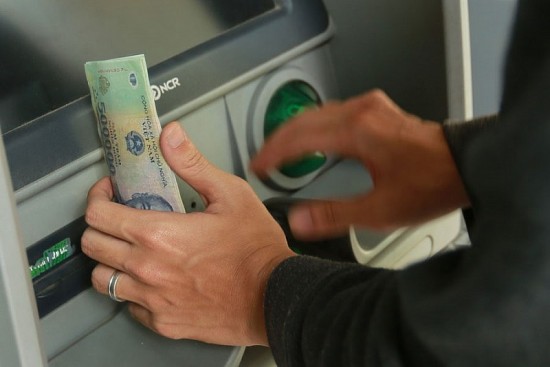 Thủ tướng yêu cầu đảm bảo nhu cầu rút tiền mặt tại các cây ATM dịp Tết