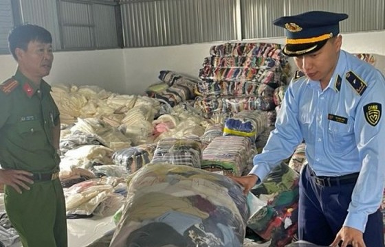 Lâm Đồng: Tạm giữ 2.000 sản phẩm quần áo không rõ nguồn gốc