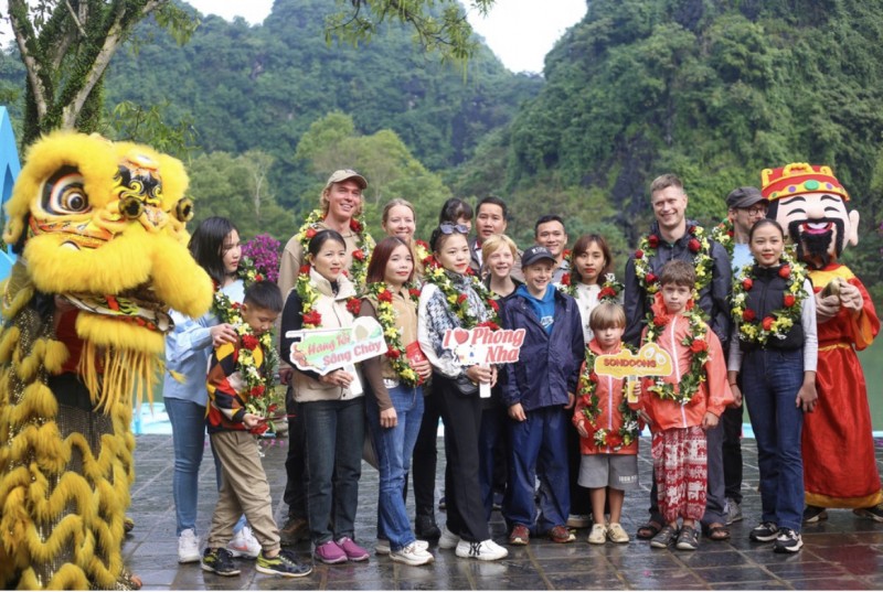 Quang Binh: Welcoming the first tourist groups in 2024