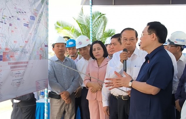 Chủ tịch Quốc hội Vương Đình Huệ kiểm tra tiến độ thi công cao tốc Biên Hòa - Vũng Tàu