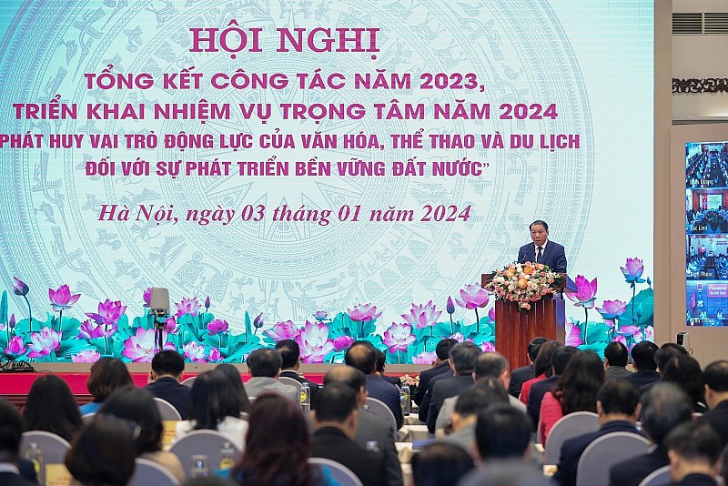 Bộ trưởng Bộ Văn hoá, Thể thao và Du lịch Nguyễn Văn Hùng phát biểu khai mạc hội nghị - Ảnh: VGP