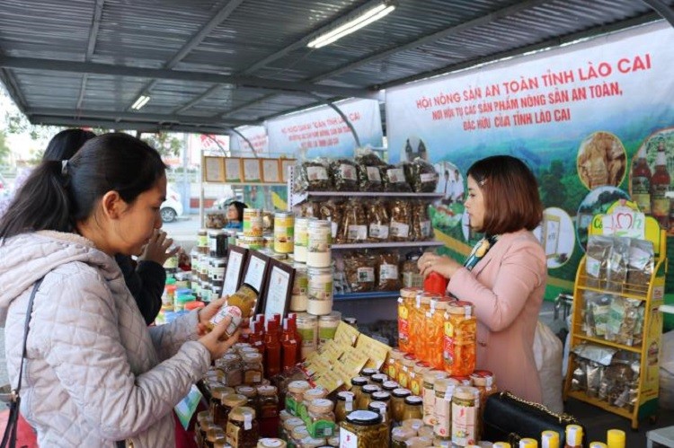 Lào Cai: Ngành Công Thương tích cực chuẩn bị hàng hóa phục vụ Tết Nguyên đán
