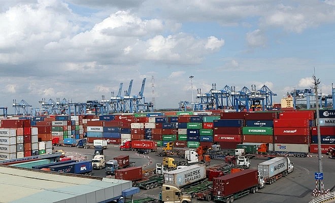 Giảm “gánh nặng” chi phí logistics, nâng sức cạnh tranh cho doanh nghiệp Ảnh TTXVN