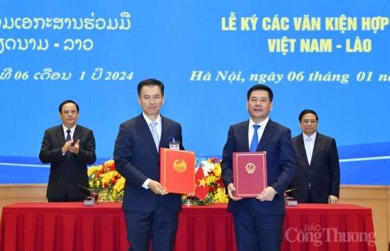 Dấu mốc mới trong phát triển hạ tầng thương mại biên giới Việt Nam - Lào