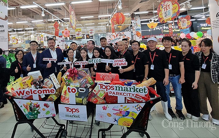 Central Retail khai trương siêu thị Tops Market phiên bản mới tại Hà Nội