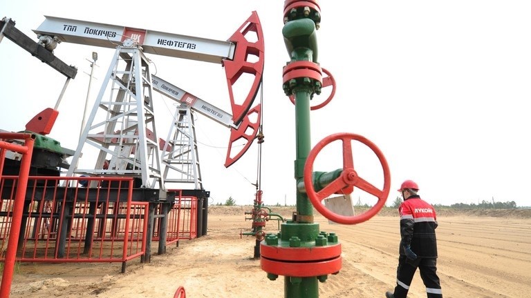 Doanh thu dầu và khí đốt năm 2023 của Nga giảm; Mỹ vẫn mua dầu từ “đối thủ”