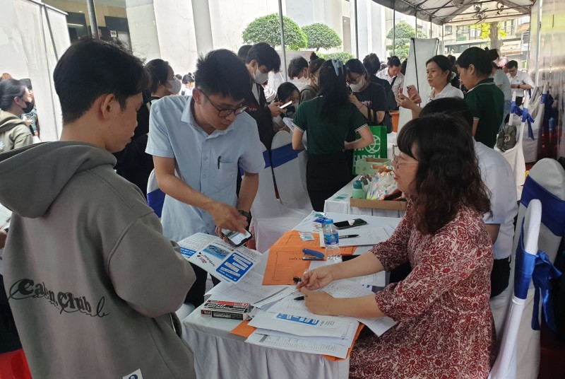 TP. Hồ Chí Minh: Giới thiệu 4.000 việc làm Tết cho sinh viên có nhu cầu