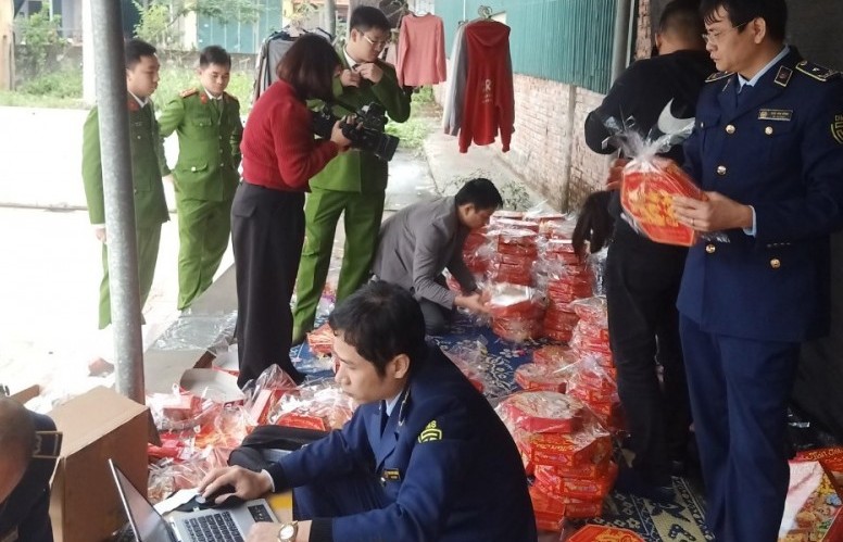 Vĩnh Phúc: Phát hiện cơ sở sản xuất mứt tết giả tại Thổ Tang