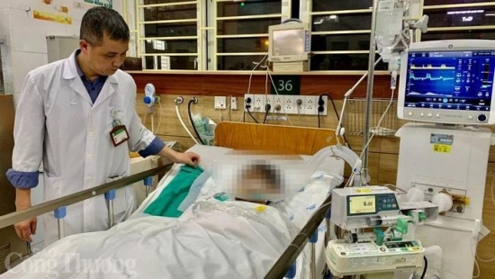 Hưng Yên: Hít phải khí lạ ở bãi phế liệu, 9 người ngộ độc