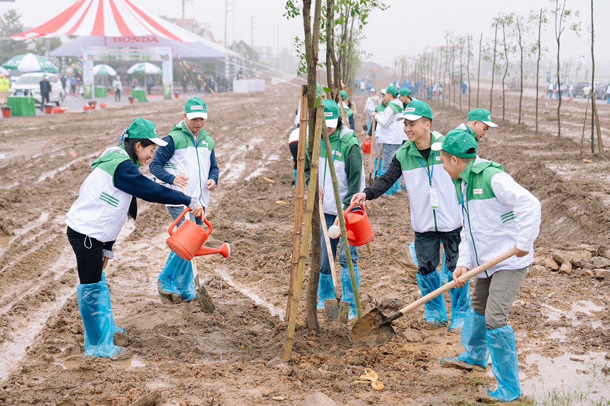Ngày hội trồng cây vì một Việt Nam xanh: Trồng hơn 10.000 cây xanh tại Hà Nam