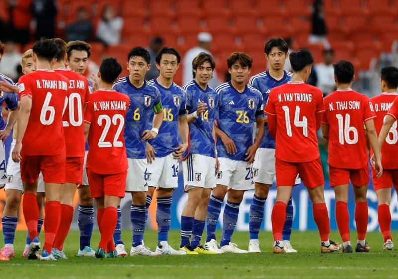 Báo nước ngoài và cổ động viên châu á khen ngợi đội tuyển Việt Nam sau mở màn vòng bảng AFC