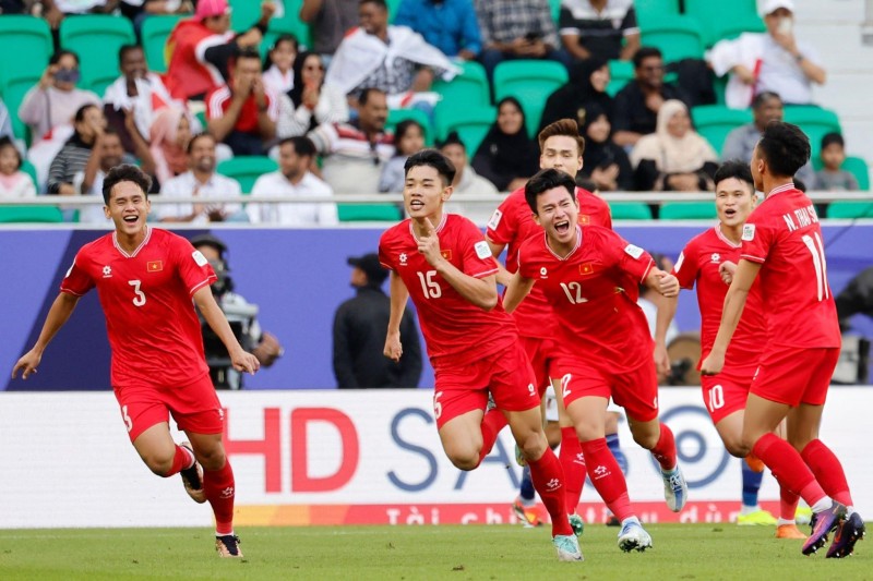 Đội tuyển Việt Nam thi đấu đầy nỗ lực, tạo ra dấu ấn đáng nhớ nhưng vẫn thua Nhật Bản với tỉ số 2-4