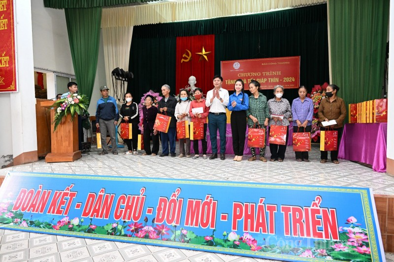 Vuasanca
 đồng hành Quỹ Thiện tâm trao quà Tết cho các gia đình khó khăn tại Thái Bình