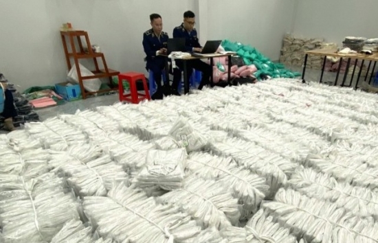 Thái Nguyên: Tạm giữ 1.500 sản phẩm quần nỉ không rõ nguồn gốc