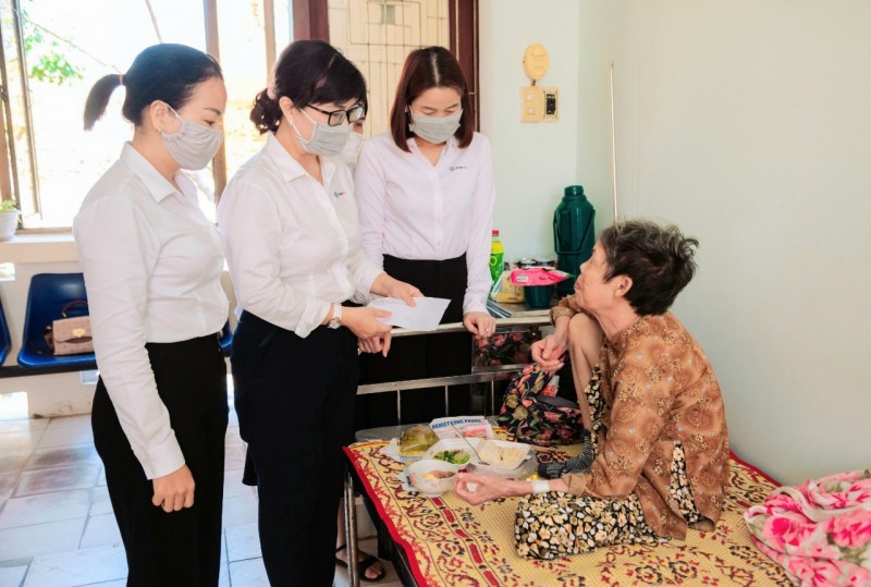 PC Thừa Thiên Huế: Ấm áp chương trình “Bữa cơm yêu thương”