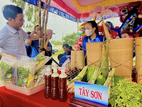 Bình Định: Kết nối tiêu thụ sản phẩm của đồng bào dân tộc