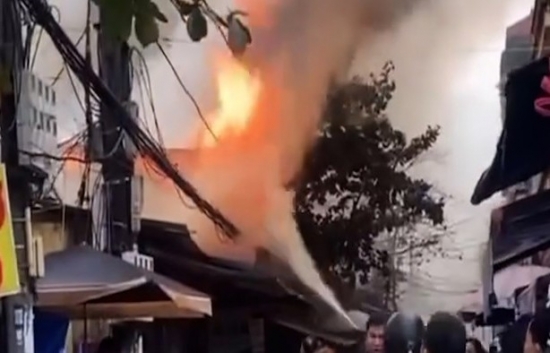 Hà Nội: Kịp thời dập tắt đám cháy tại quận Nam Từ Liêm