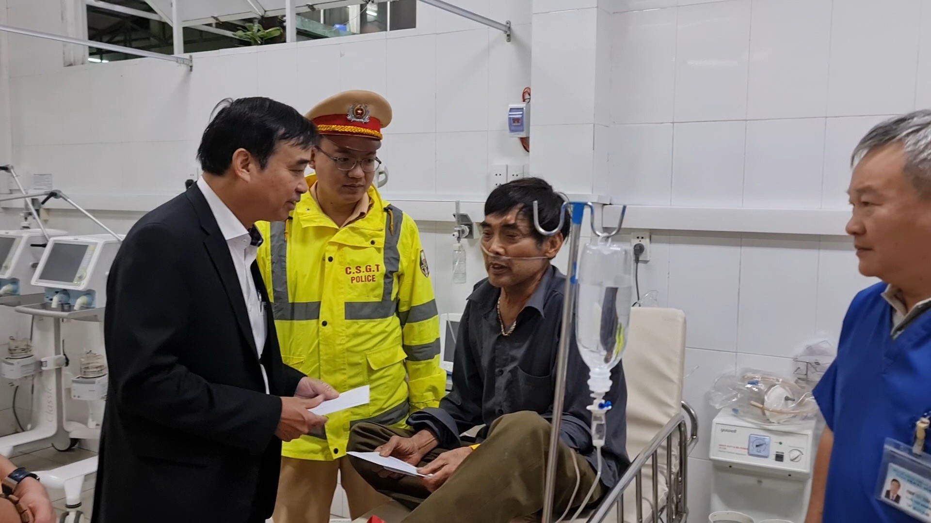 Chủ tịch Đà Nẵng thăm hỏi nạn nhân vụ tai nạn ở cao tốc La Sơn - Tuý Loan