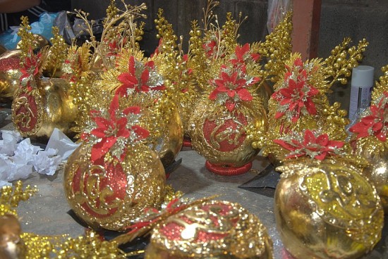 TP. Hồ Chí Minh: Dừa dát vàng 24K có giá 1 triệu đồng/cặp vẫn cháy hàng