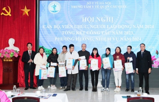 Thưởng Tết ngành Y tế ở Hà Nội: Nơi hơn 40 triệu đồng, nơi không có thưởng