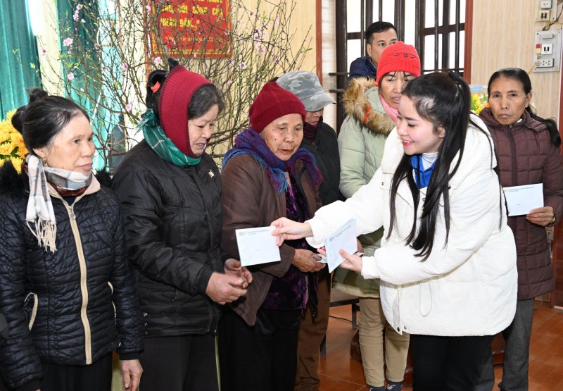 Đoàn Thanh niên Vuasanca
 đồng hành cùng Ngân hàng BIDV tri ân các gia đình có công tại Thái Bình