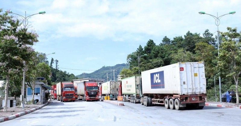 Lạng Sơn: Chủ hàng, lái xe đường dài có thể đăng ký đón Tết Nguyên đán tại các cửa khẩu