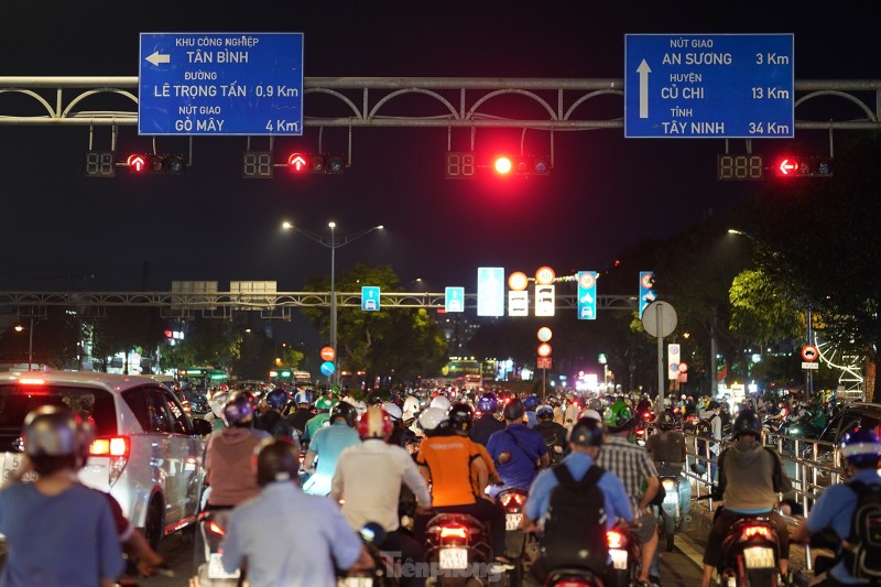 Giảm phát thải cho thành phố Hồ Chí Minh: Nên bắt đầu từ đâu?