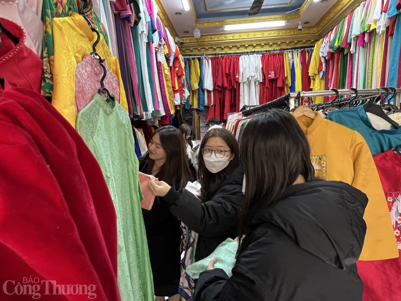 Hà Nội: Dịch vụ cho thuê áo dài 
