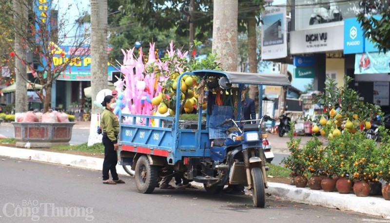 Hà Nội: Xe ôm “chở Tết về nhà” đút túi tiền triệu mỗi ngày