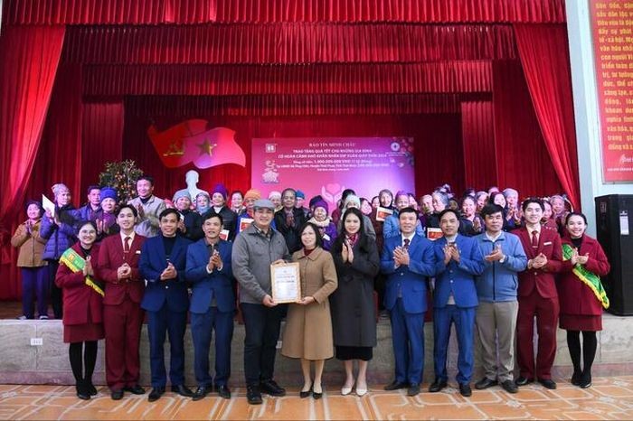 Bảo Tín Minh Châu tặng quà tết 1 tỷ đồng cho các gia đình khó khăn tại Hà Nội,Hà Nam,Thái Bình