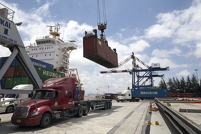 Thông quan xuất khẩu hàng hóa tại Cảng. (Ảnh: Đức Duy/Vietnam+)