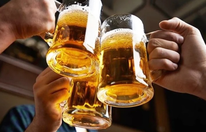 Ép người khác uống rượu, bia ngày Tết có thể bị phạt đến 3 triệu đồng
