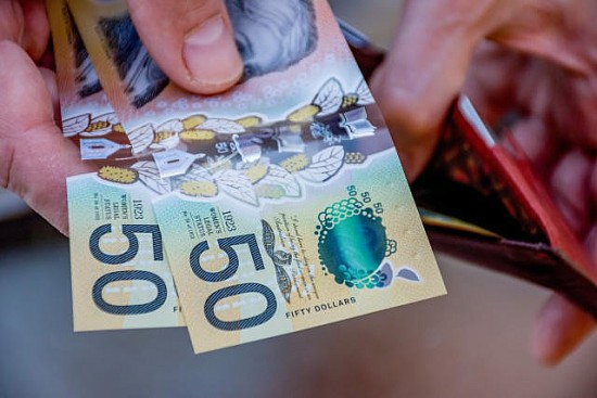 Tỷ giá AUD hôm nay 1/2/2024: Giá đô la Úc tại Vietcombank, MB tăng; AUD chợ đen giảm