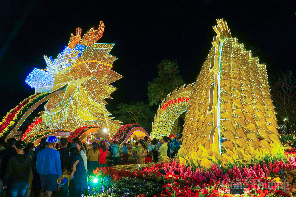 Lung linh đường hoa Xuân sử dụng 65.000 giỏ hoa ở Phú Yên