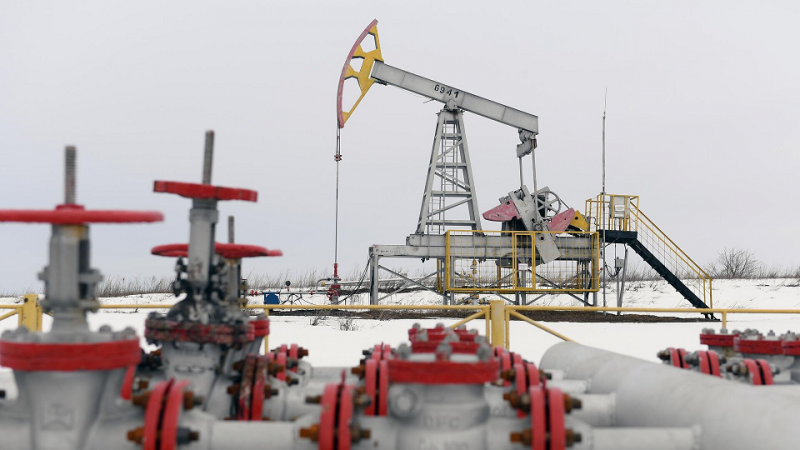 OPEC+ giữ nguyên chính sách; Nga cắt giảm xuất khẩu xăng dầu