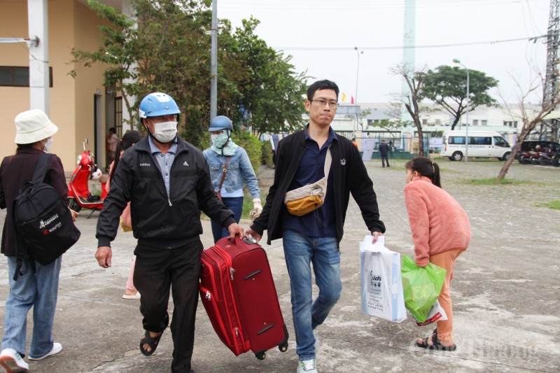 Đà Nẵng: Chuyến xe Công đoàn đưa công nhân về quê ăn Tết